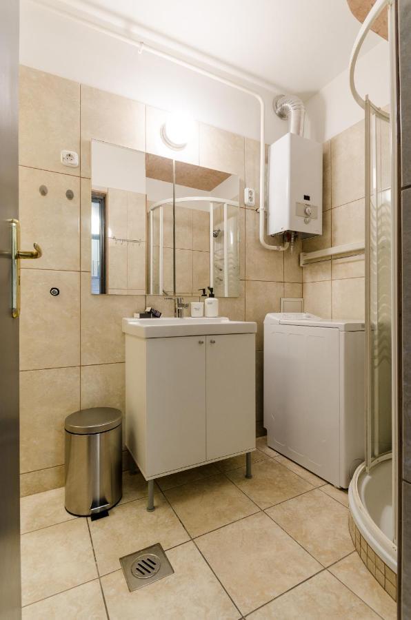 Paulay'S Studio Apartment In The City Center. Budapeste Exterior foto