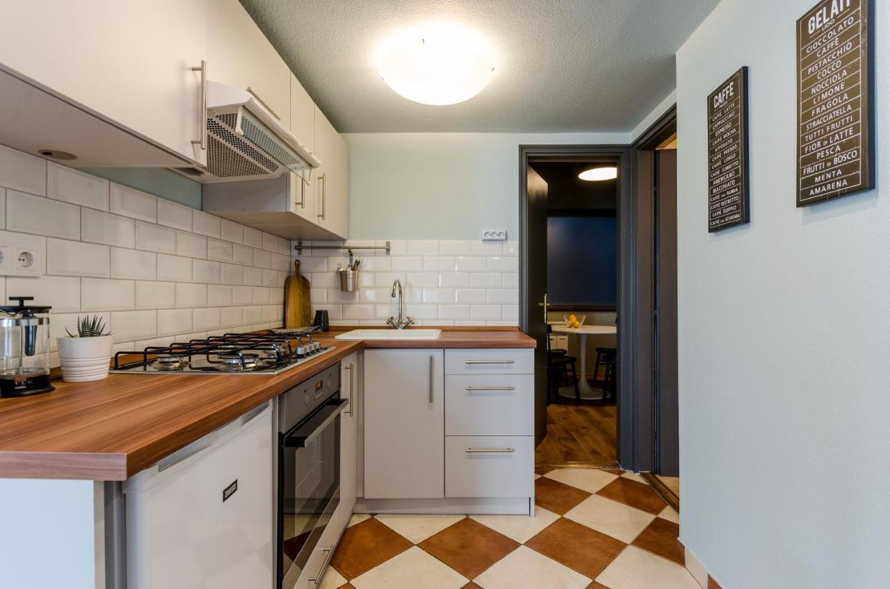 Paulay'S Studio Apartment In The City Center. Budapeste Exterior foto