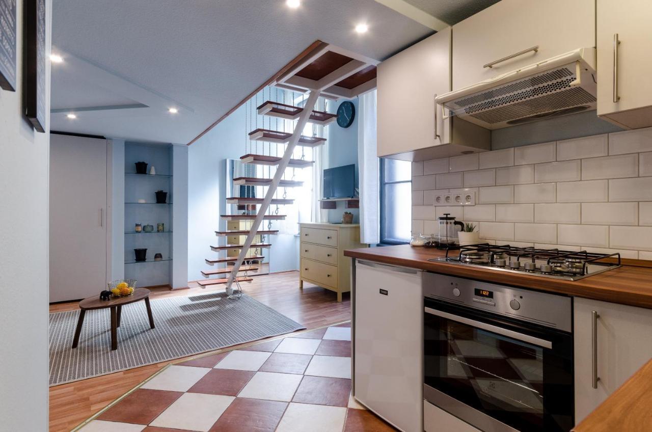 Paulay'S Studio Apartment In The City Center. Budapeste Exterior foto